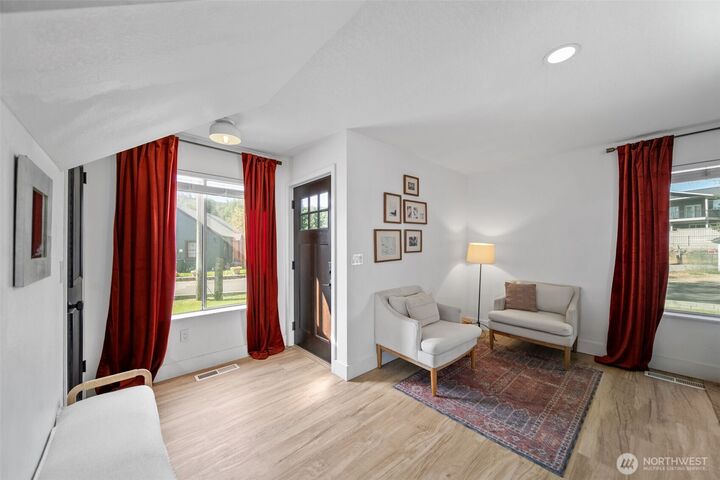 Property Photo:  100 S  Douglas  WA 98815 