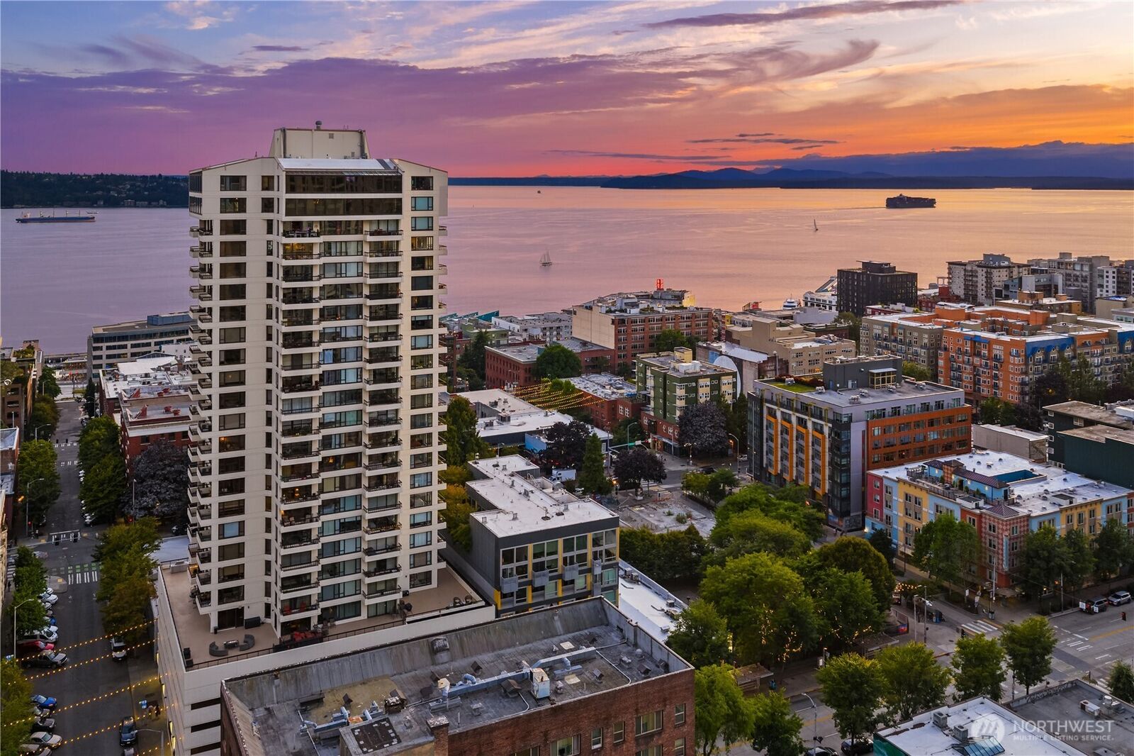 Property Photo: 2201 3rd Avenue 801 WA 98121