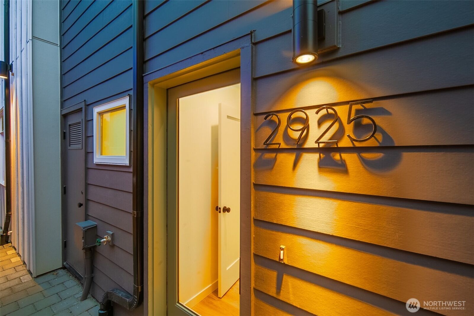 Property Photo: 2925 39th Avenue SW WA 98116