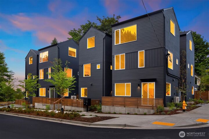 4920  31st Avenue S  Seattle WA 98108 photo