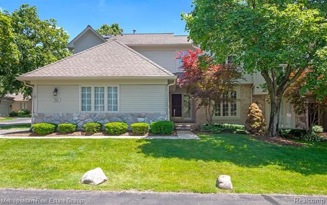 Property Photo: 211 Saint Lawrence Boulevard MI 48168