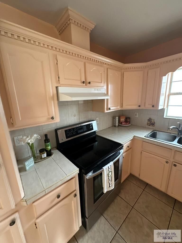 Property Photo: 1803 Turqueza Dr. B TX 78521