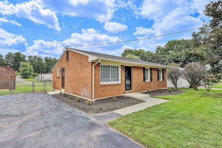 Property Photo: 2132 Bainbridge Dr VA 24153