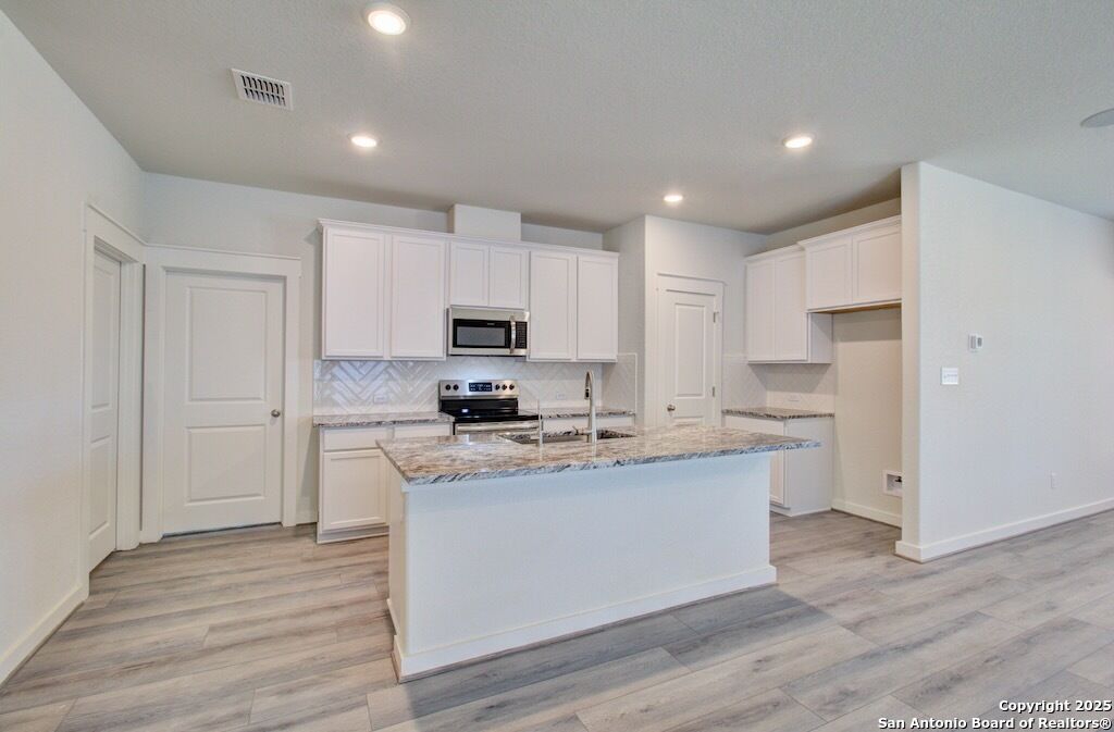Property Photo: 2615 Echinacea Path TX 78109