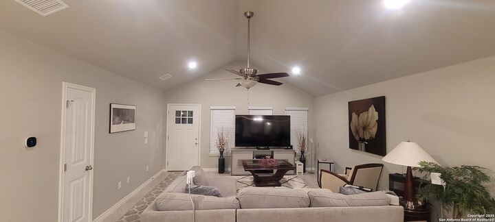 Property Photo: 1229 Bob White TX 78070