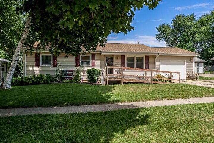 Property Photo:  1906 Kensington Street  WI 53545 