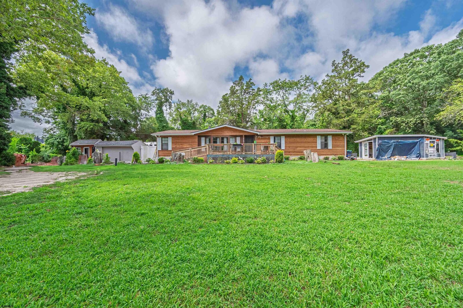Property Photo: 815 Florence Ave Ave NJ 08232