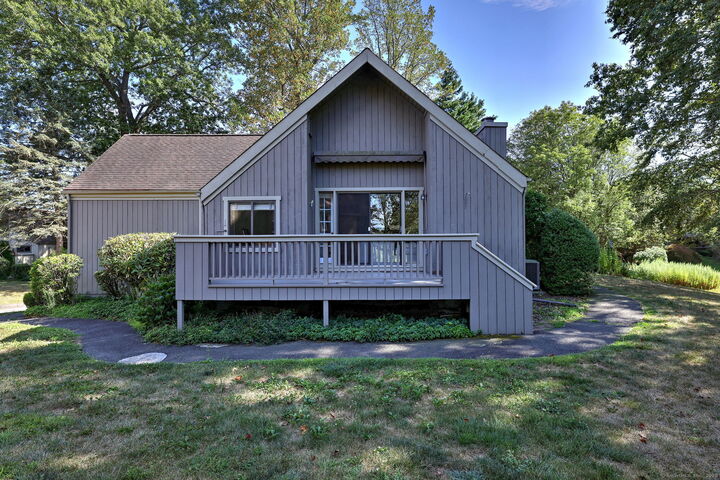 Property Photo: 193 Bayfield Lane B CT 06614