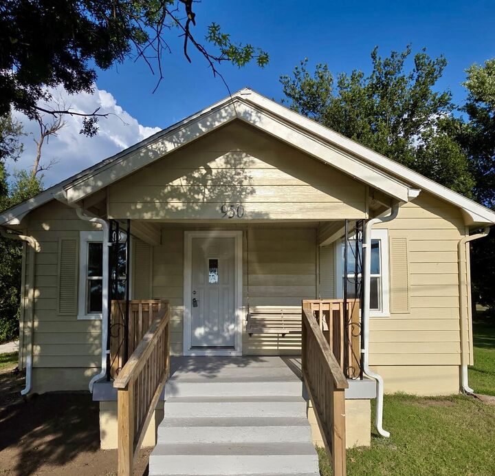 950 S New Avenue  Springfield MO 65806 photo