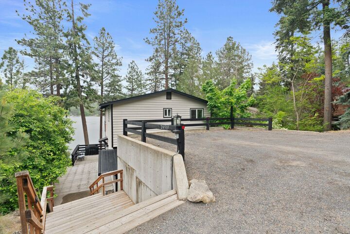Property Photo: 24519 E Tum Tum Dr WA 99019