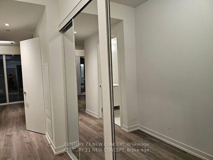 Property Photo: 55 Cooper Street 7601 ON M5E 0G1