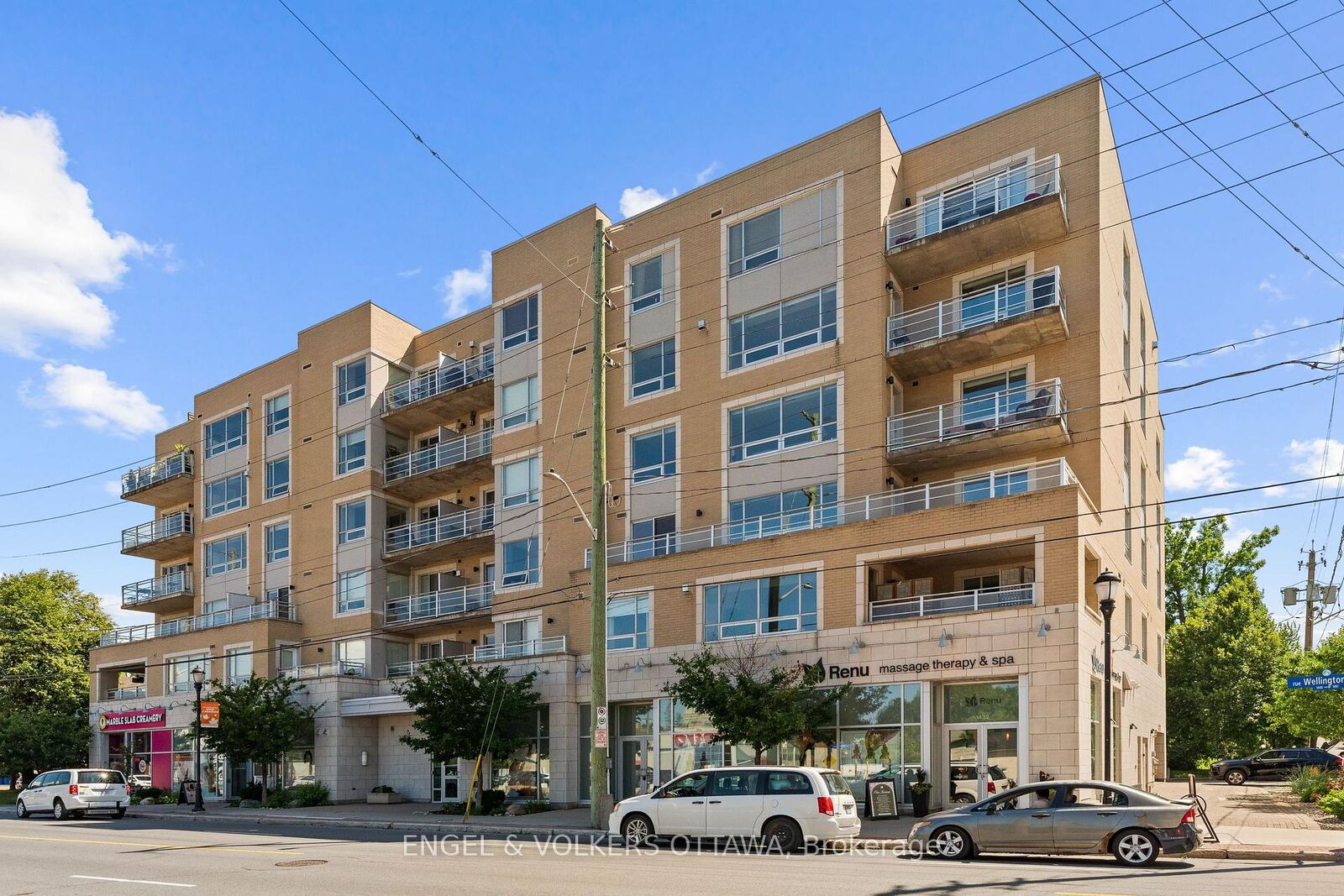 Property Photo:  1422 Wellington Street W 501  ON K1Y 0X7 