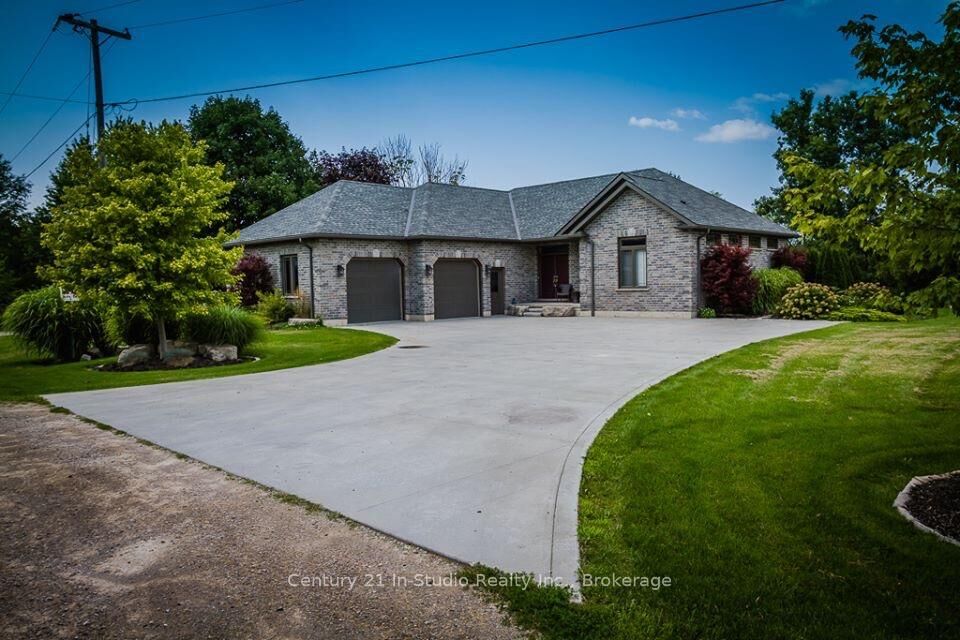 Photo de la propriété:  72235 Lakeshore Drive, R.r. #1 Drive  ON N0M 2T0 
