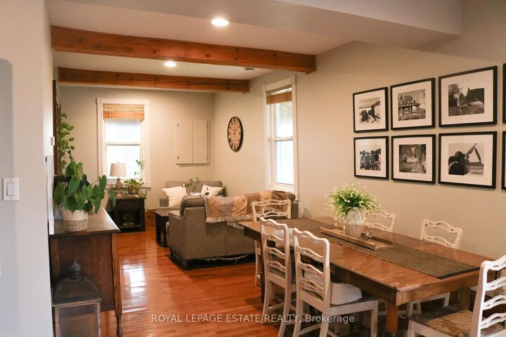 Photo de la propriété: 4295 Horseshoe Valley Road W ON L9X 1G1