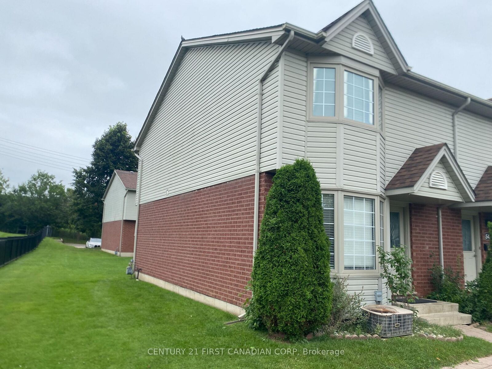 Photo de la propriété: 50 Chapman Court 53 ON N6G 5E1