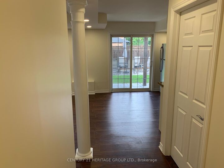Photo de la propriété: 331 Spruce Grove Crescent ON L3X 2X2