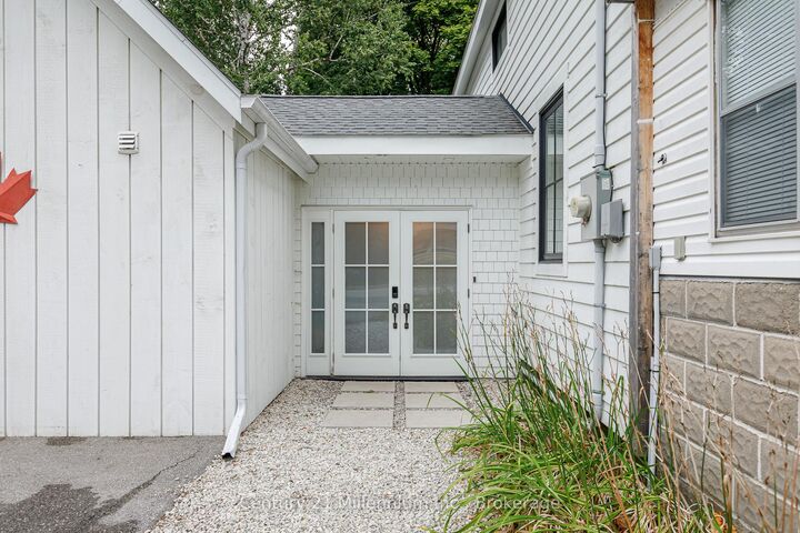 Property Photo:  421 Napier Street  ON L9Y 3T8 