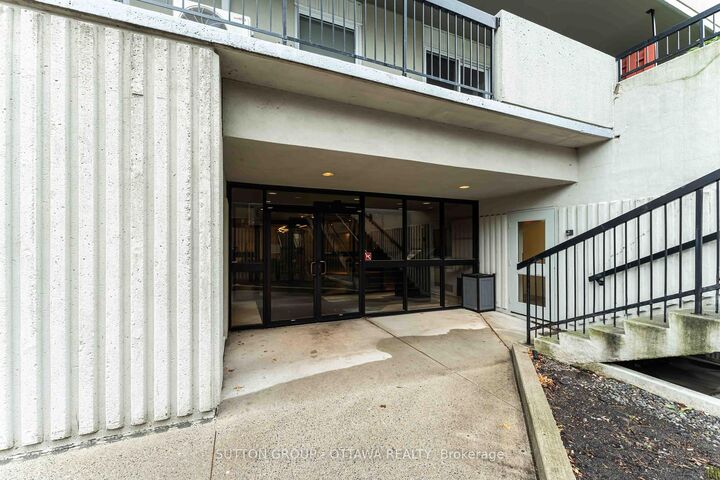Photo de la propriété: 158C McArthur Avenue 705 ON K1L 8E7
