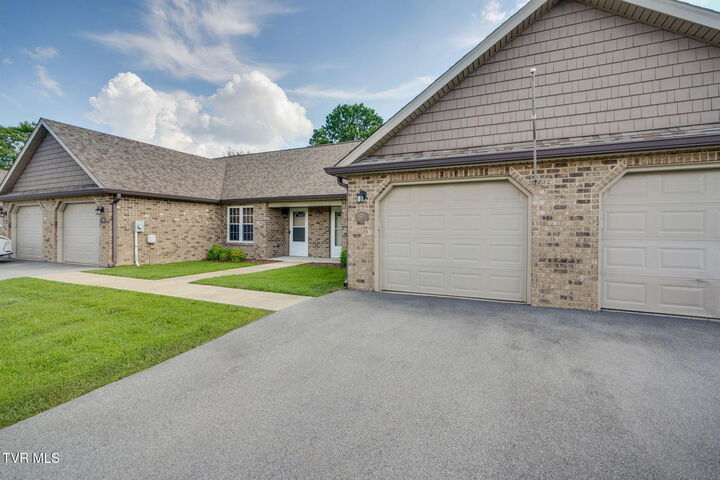 Property Photo: 57 Chatfield Square TN 37615