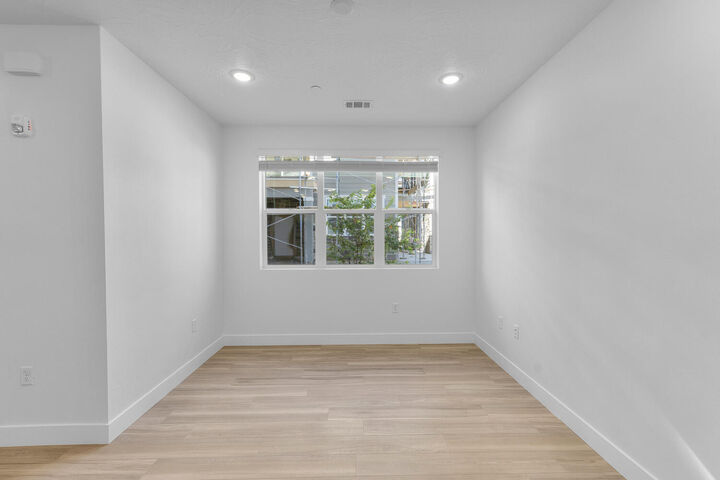 Property Photo:  6051 Silver Birch Ln 7-101  UT 84790 