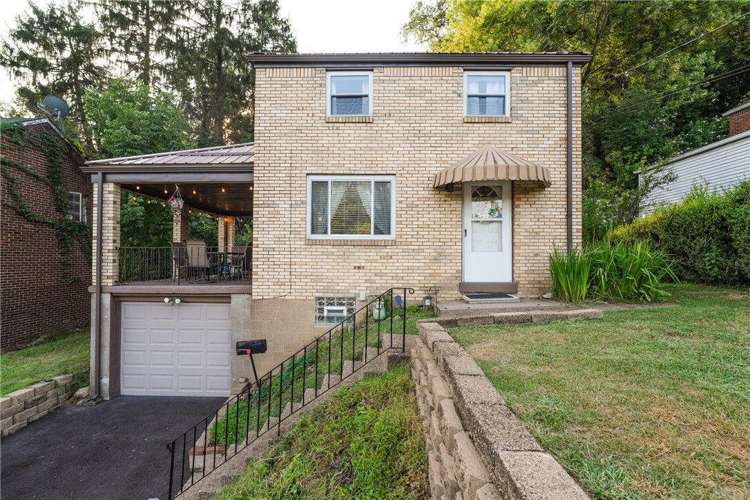 Property Photo: 612 Pennwood Dr PA 15235