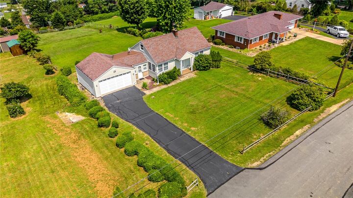 Property Photo: 1342 Armstrong Dr PA 15063