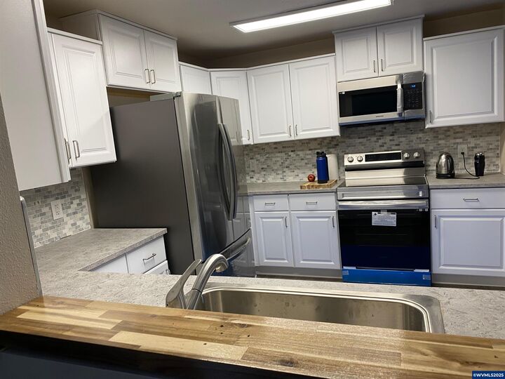 Property Photo: 3250 Bonham St S OR 97302