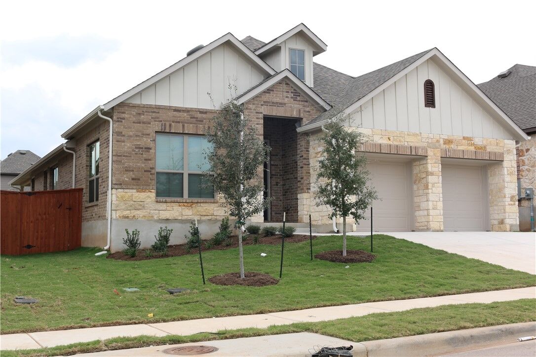 Property Photo: 316 Barrel Bend TX 78628