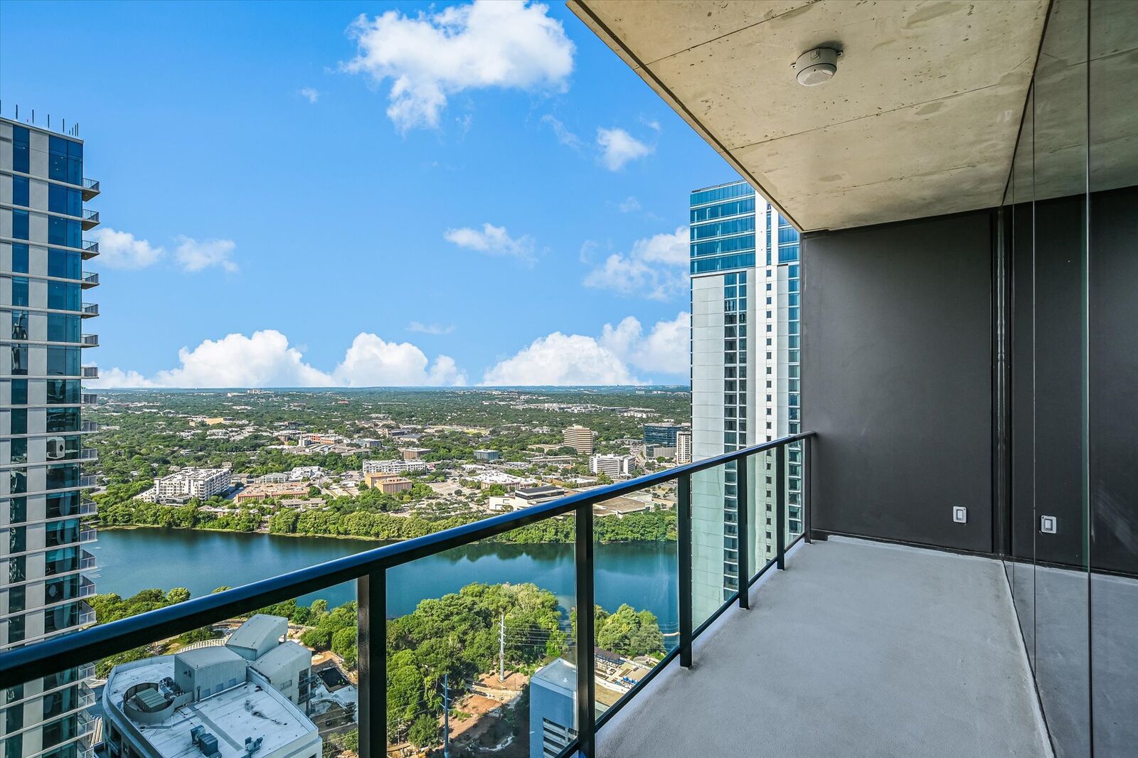 Property Photo:  610 Davis Street 3801  TX 78701 