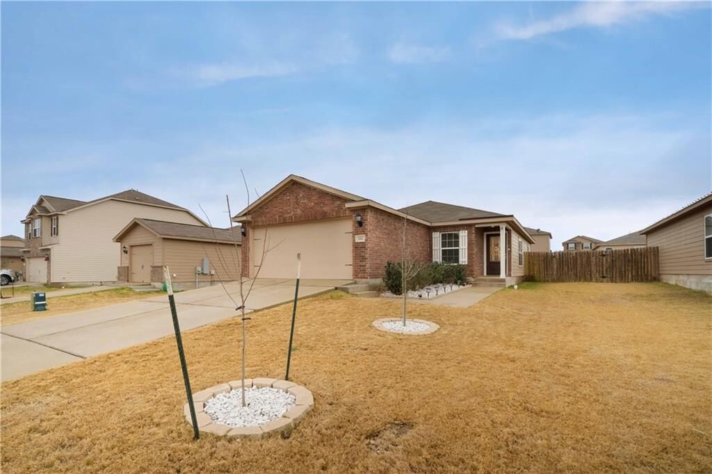 Property Photo: 112 Millers Loop TX 76537