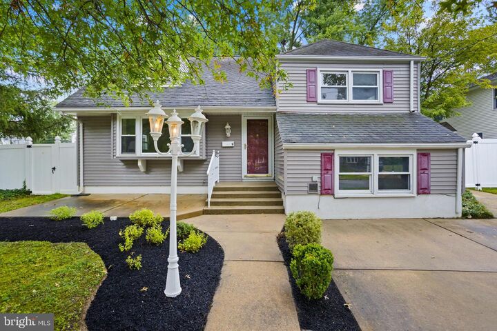 9 Shawnee Drive  Hamilton NJ 08690 photo