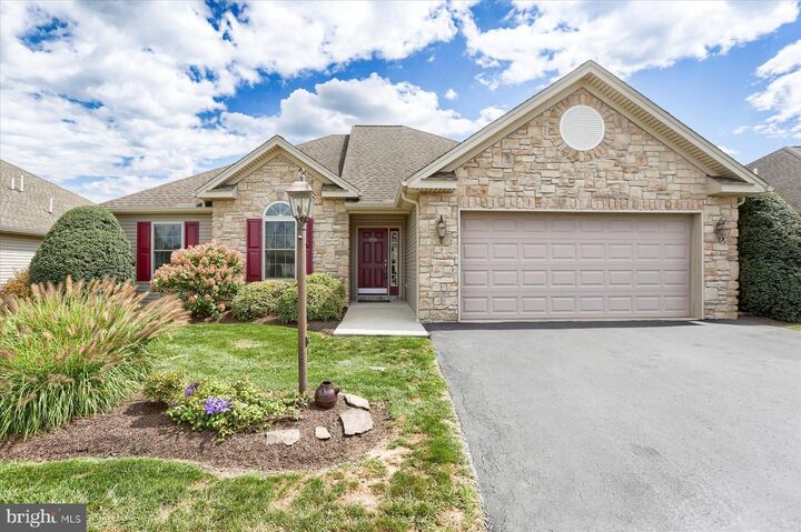 918 Macoun Drive  Mechanicsburg PA 17055 photo