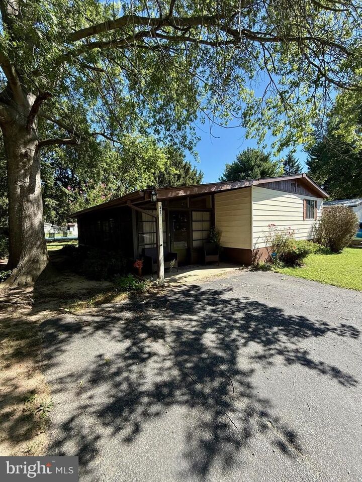 Property Photo:  331 Jean Bradley Circle 317  DE 19946 