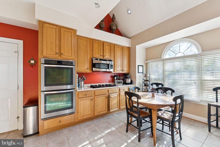 Property Photo: 18436 Kapalua Terrace VA 20176