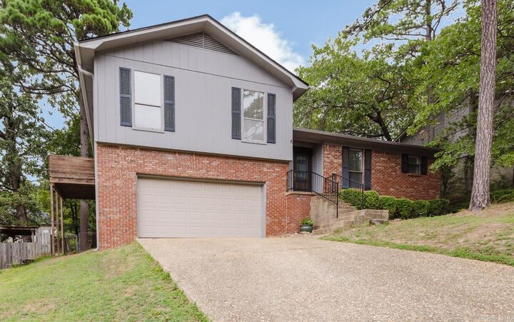 Property Photo: 8 Shadywood Court AR 72223