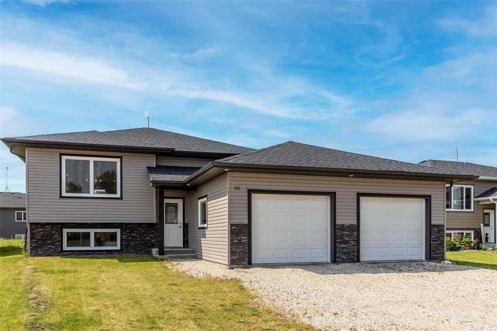 Property Photo:  35 Mara Cove  MB R0A 0V2 