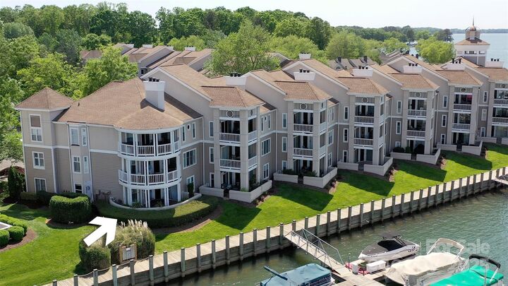Property Photo: 18647 Vineyard Point Lane NC 28031