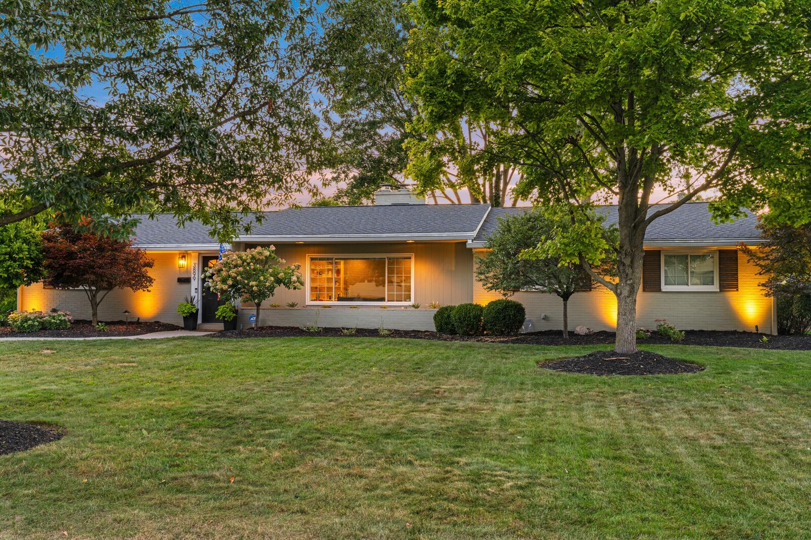 Property Photo:  3899 Norbrook Drive  OH 43220 