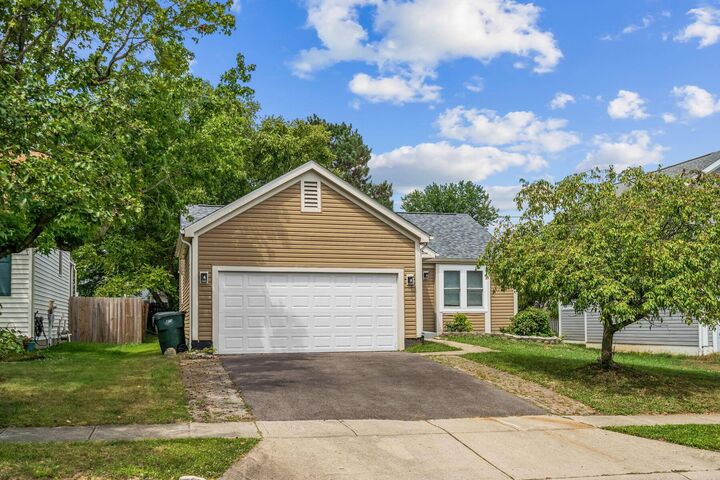 7640 Kittansett Lane  Pickerington OH 43147 photo