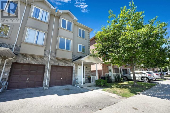 Property Photo: 3059 Finch Avenue West 45 ON M9M 0A7