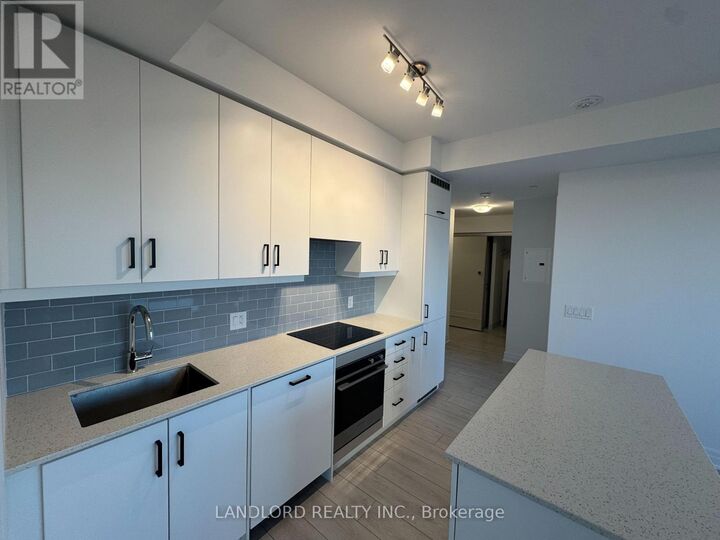 Property Photo: 30 Elm Drive West 1204 ON L5B 0N6