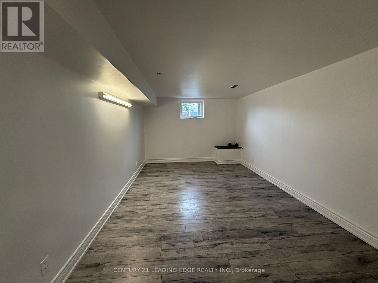 Photo de la propriété: 786 West Shore Boulevard Basement ON L1W 2V3