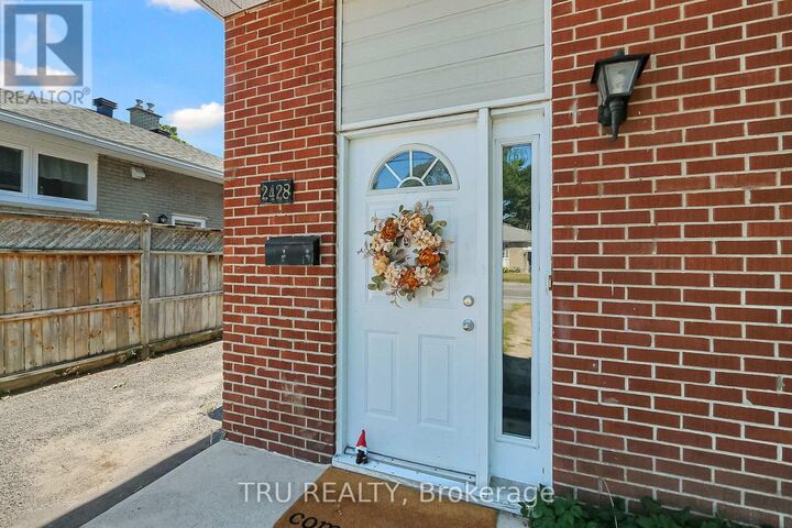 Property Photo:  2428-2430 Iris Street  ON K2C 1C6 