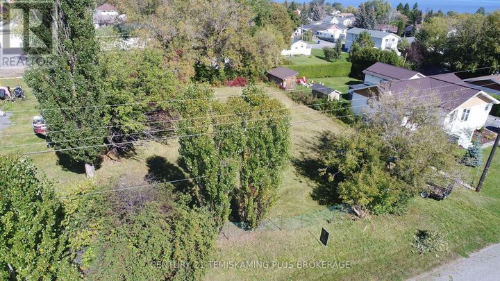 Property Photo:  141-142 Algonquin Drive  ON P0J 1K0 