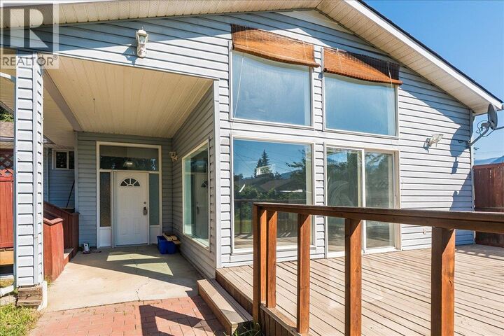 Photo de la propriété:  708 10th Street  BC V1N 2H8 
