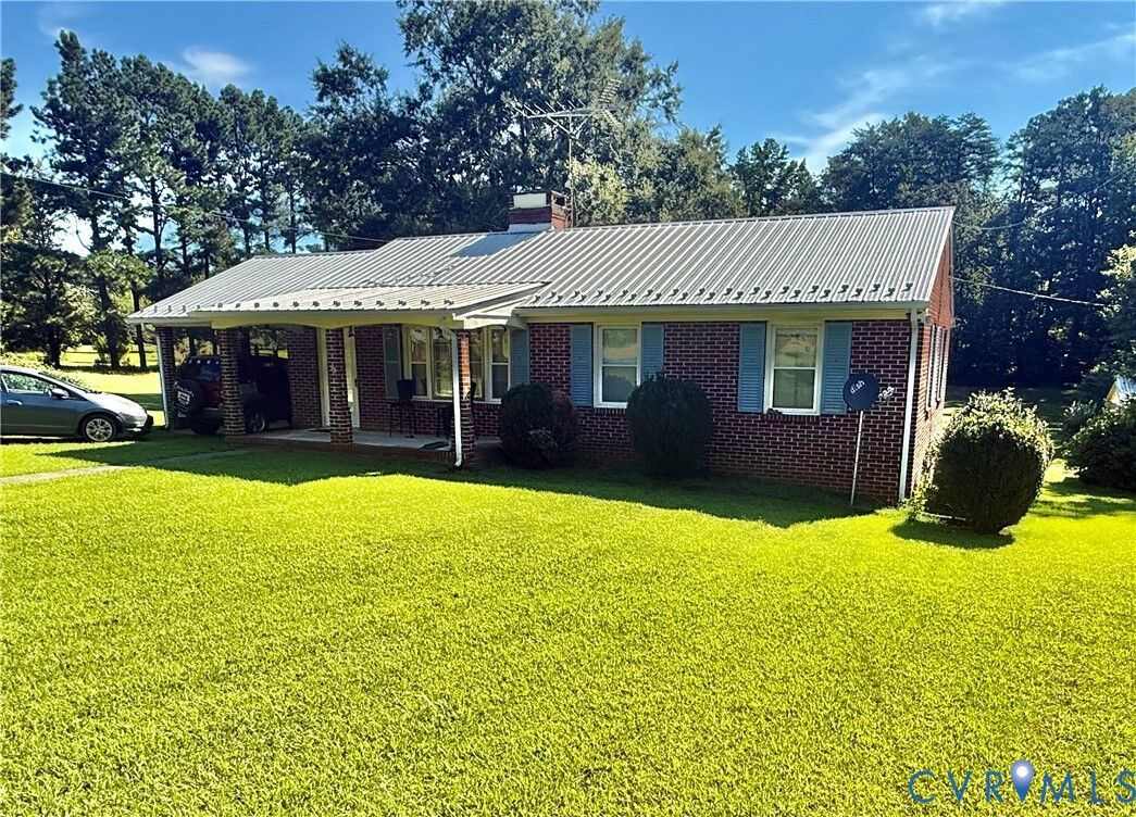 Property Photo: 585 Southern Drive VA 23947