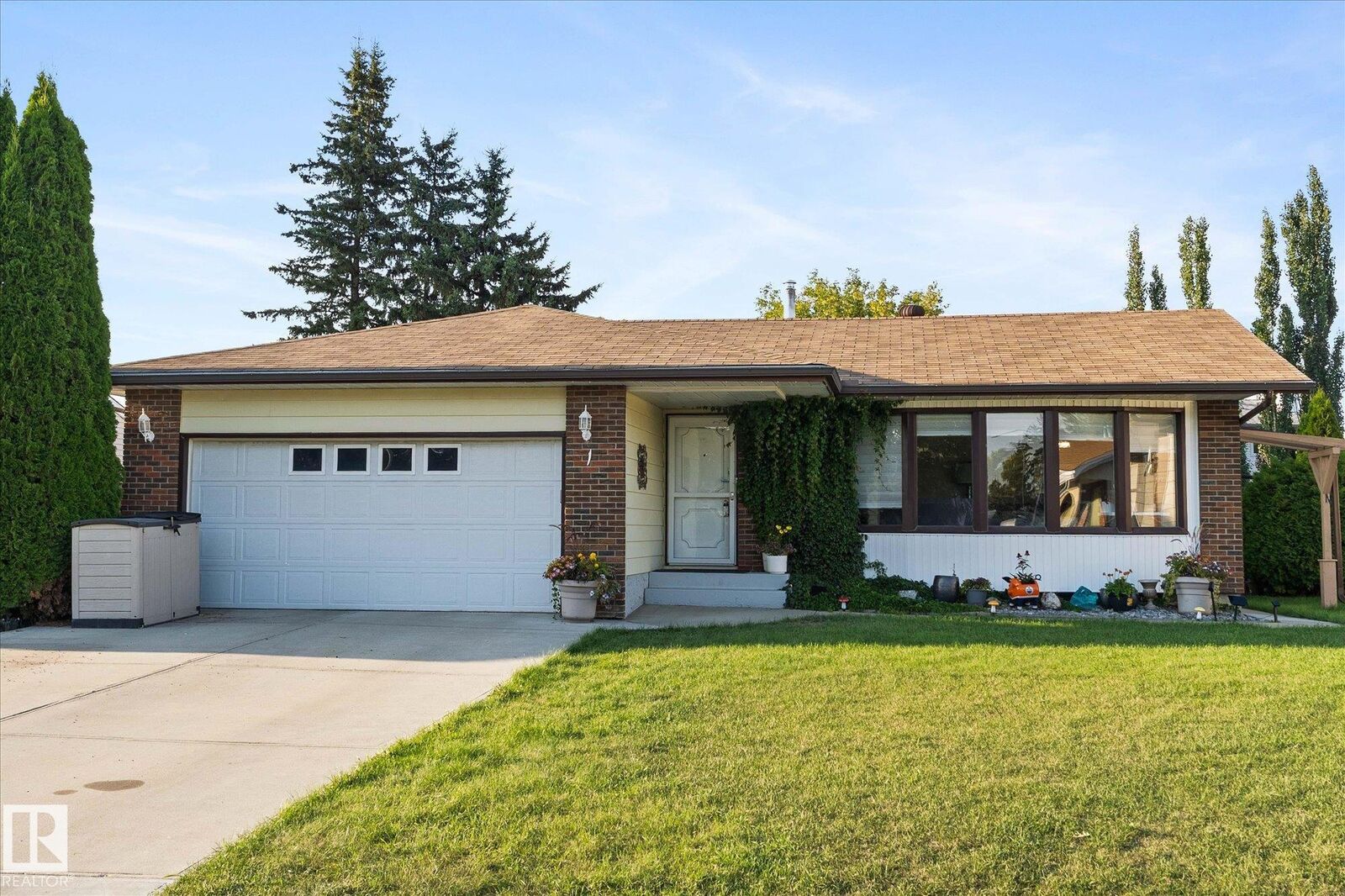 Property Photo:  1 Miller Avenue  AB T7X 2L9 