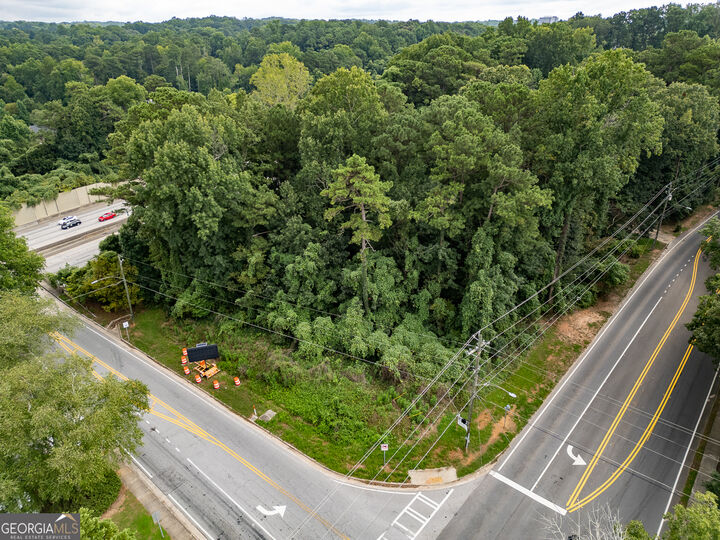 Property Photo: 2827 Henderson Mill Road GA 30341
