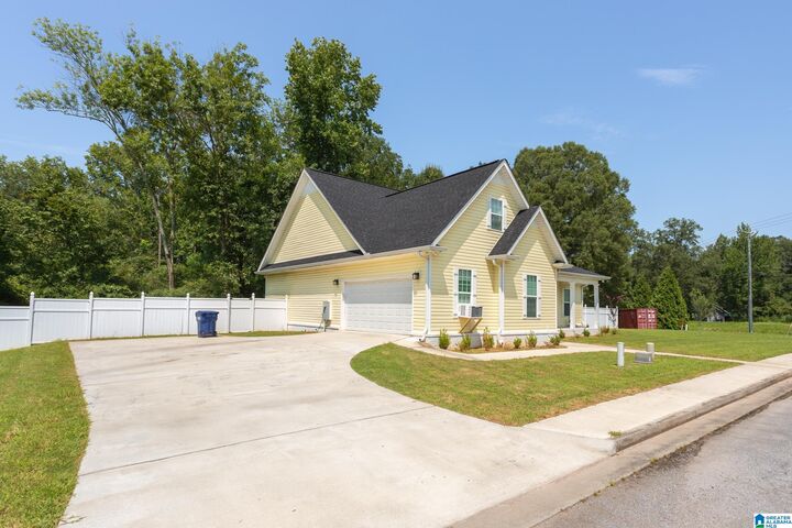 Property Photo:  18 Martin Bailey Lane  AL 36203 