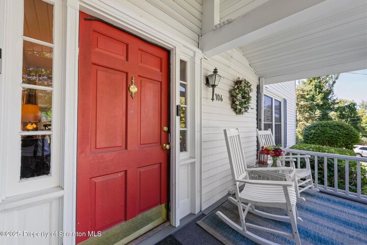 Property Photo: 106 Waverly Road PA 18414
